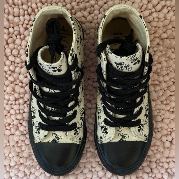 Japanese brand Honeys x Disney collab high top sneakers, off white, US size 6 - Picture 6 of 8